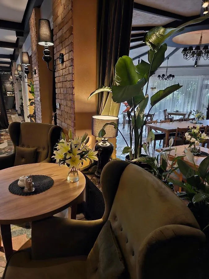 Couette-café Willa Pirs Varsovie